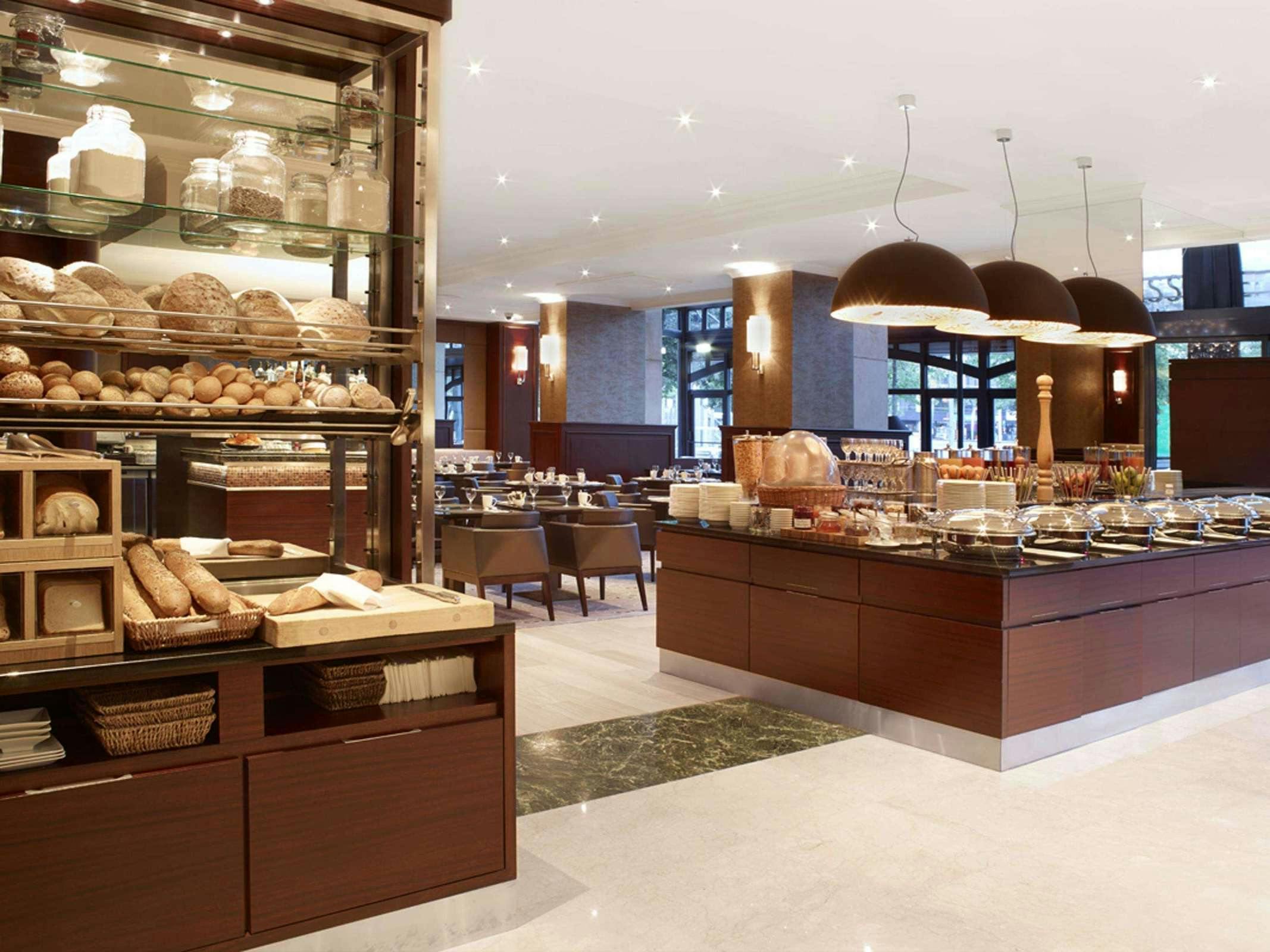 Hotel Hilton Antwerp Old Town photo 2