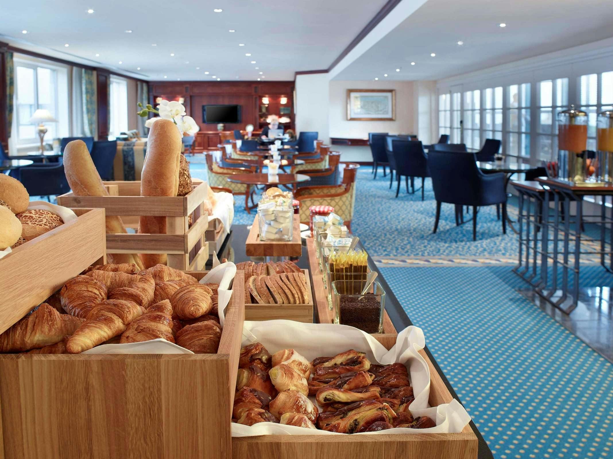 Hotel Hilton Antwerp Old Town photo 3