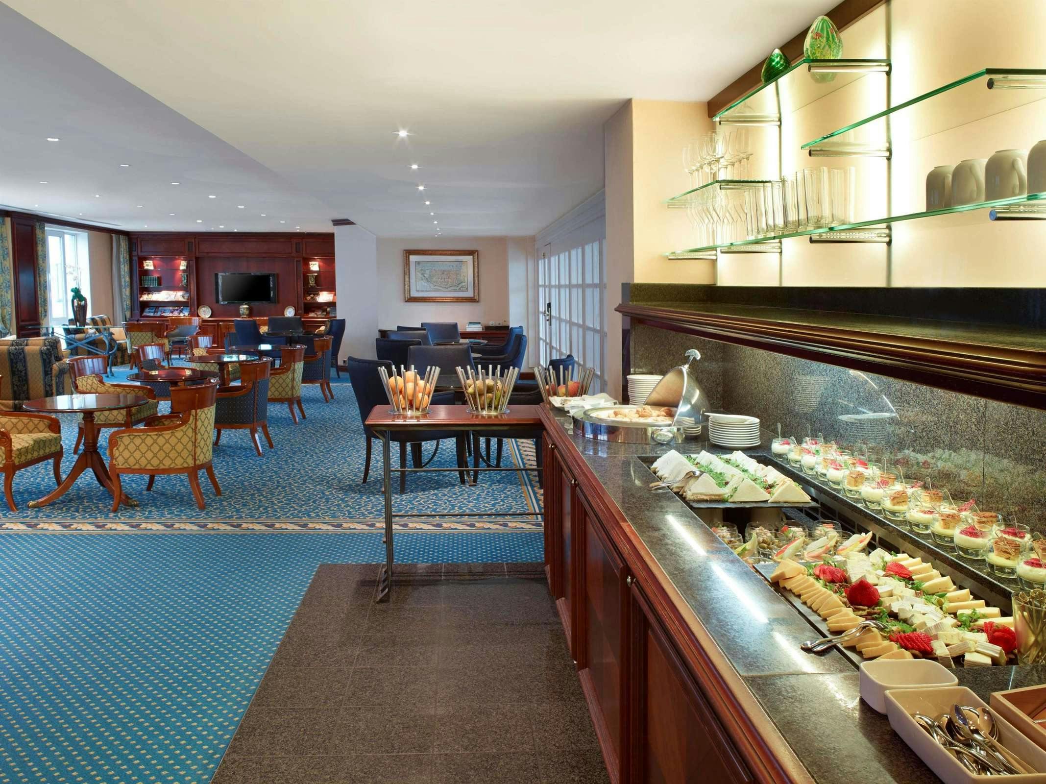 Hotel Hilton Antwerp Old Town photo 4