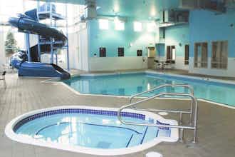 Hotel SANDMAN HOTEL SUITES SQUAMISH photo 1