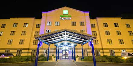Hotel Holiday Inn Express Poole photo 1