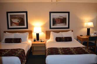 Hotel Inn On Long Lake photo 2