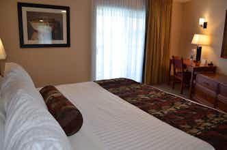 Hotel Inn On Long Lake photo 4