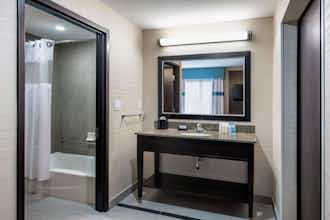 Hotel HAMPTON INN BY HILTON WINNIPEG AIRPORT photo 2