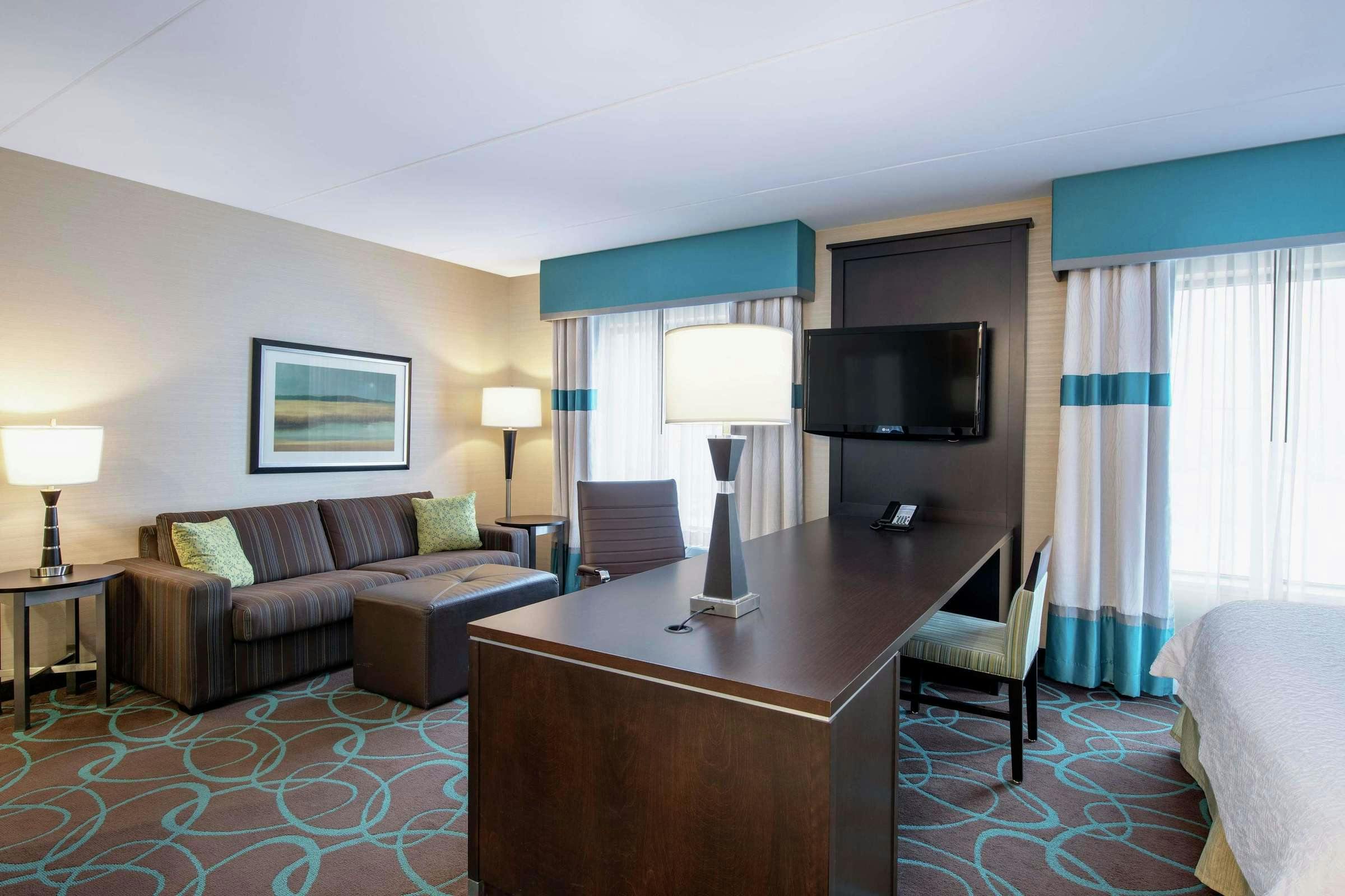 Hotel Hampton Inn By Hilton Winnipeg Airport photo 4