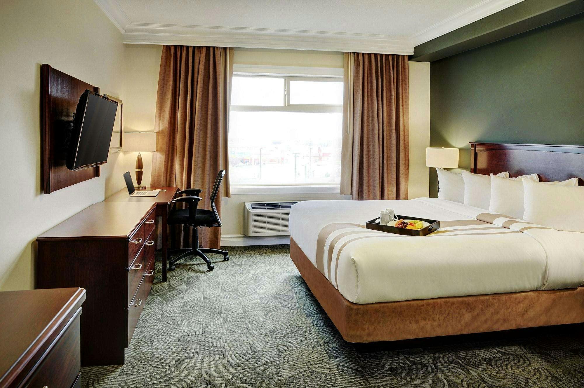 Hotel Chateau Nova Yellowhead photo 1