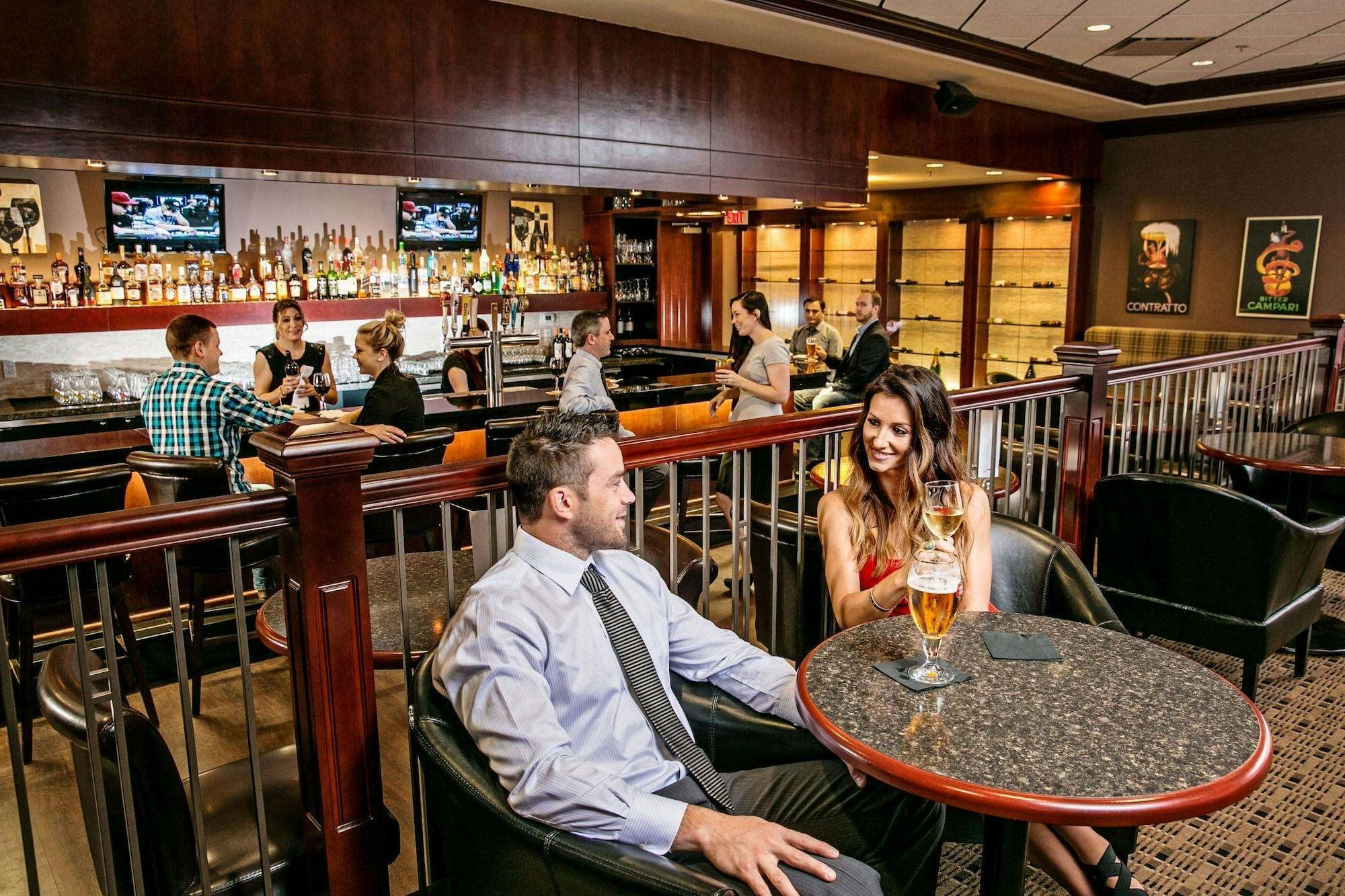 Hotel Chateau Nova Yellowhead photo 5