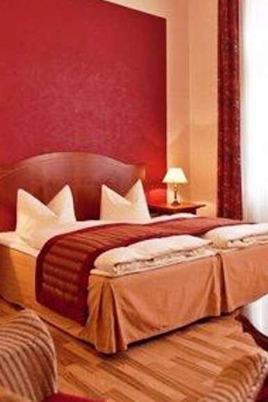 Hotel Kult Hotel Auberge photo 2