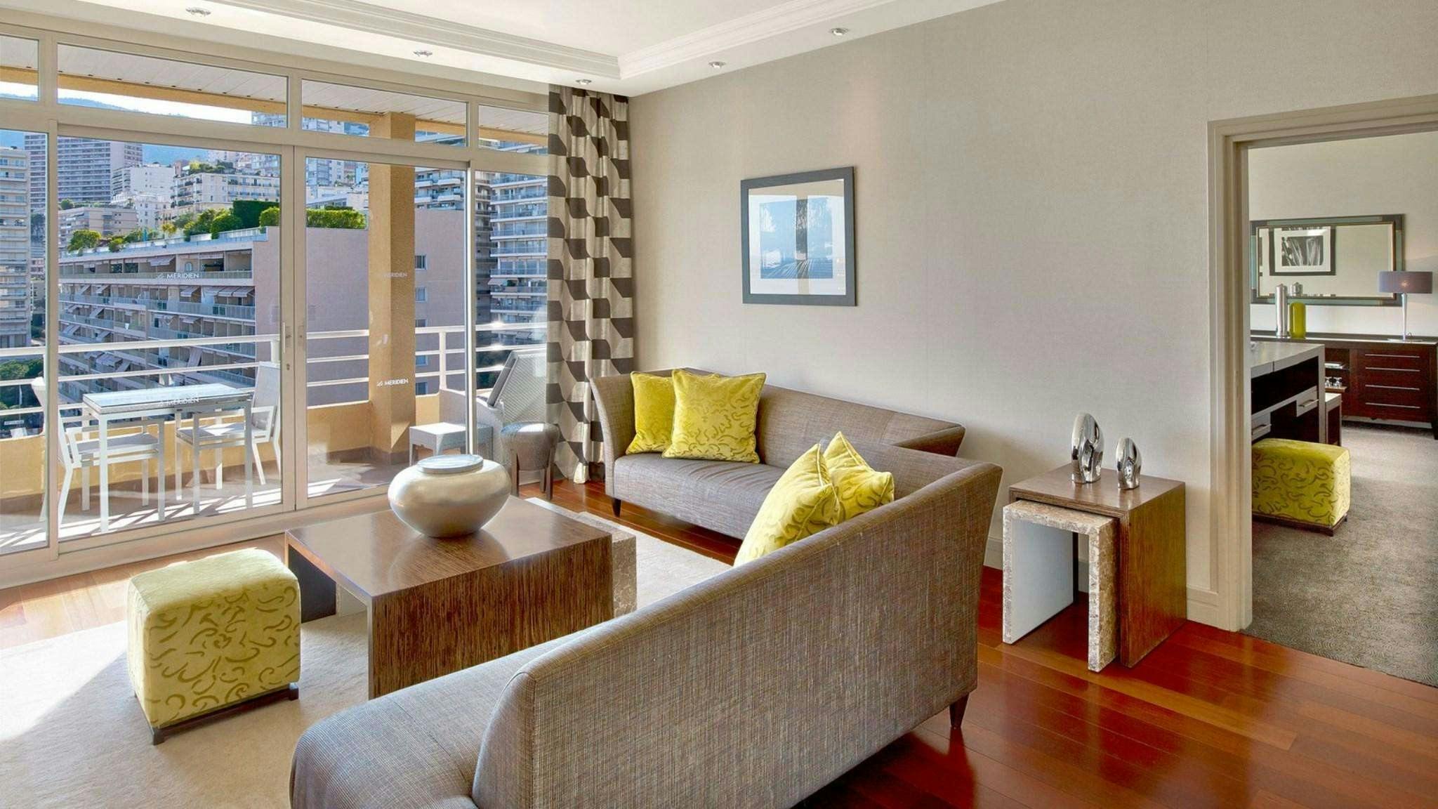 Hotel Le Meridien Beach Plaza photo 2