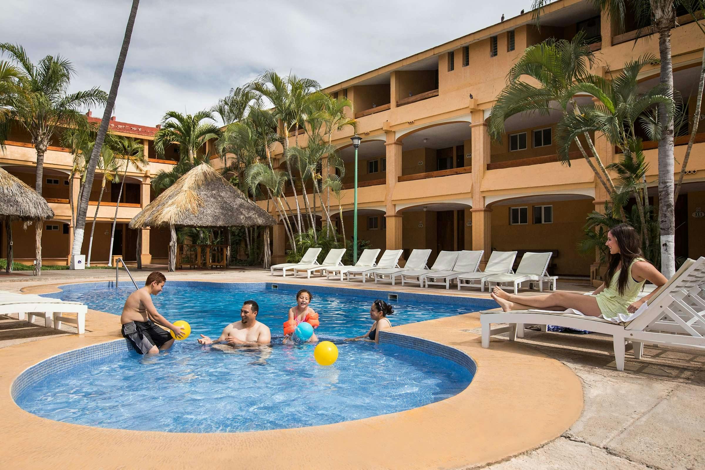 Margaritas Hotel & Tennis Club