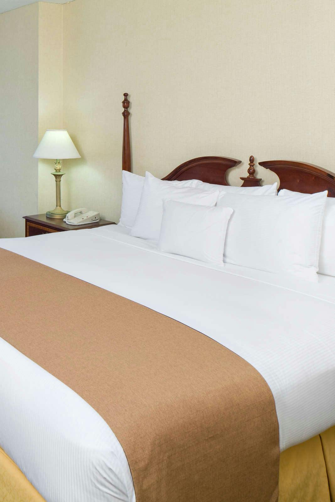 Hotel DoubleTree by Hilton Fort Lee - George Washington Bridge photo 2