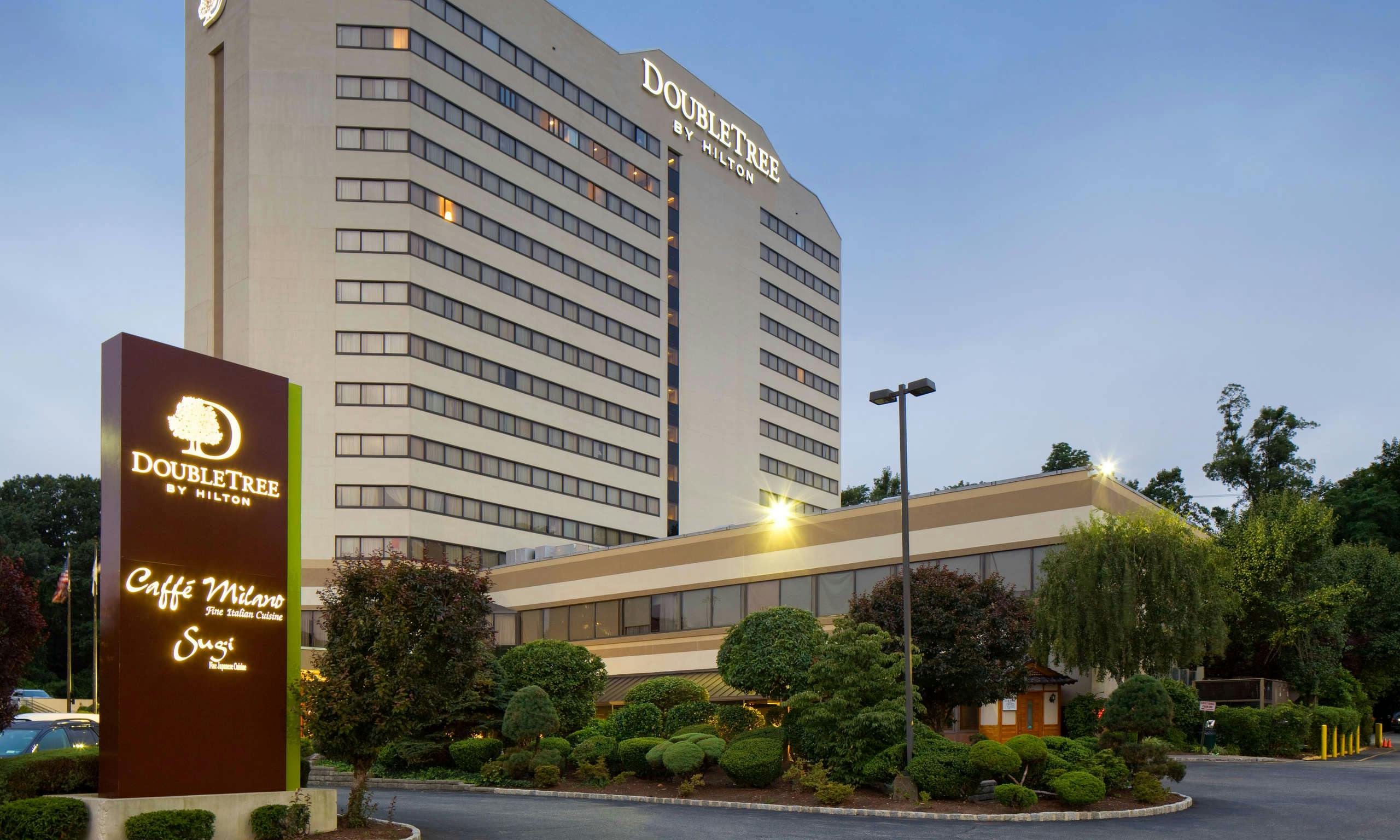 Hotel DoubleTree by Hilton Fort Lee - George Washington Bridge photo 1