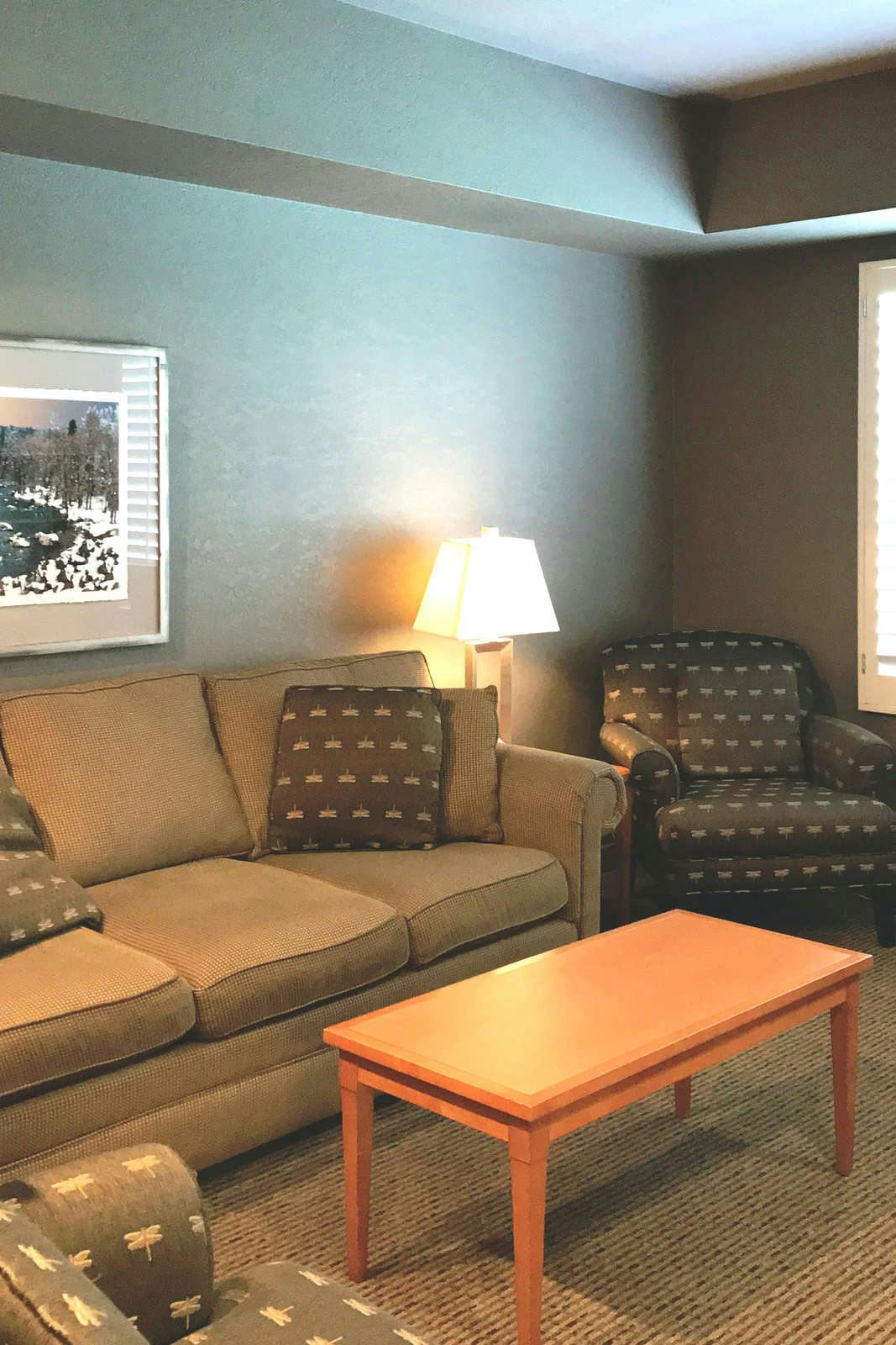 Hotel Palisades Tahoe Lodge photo 3