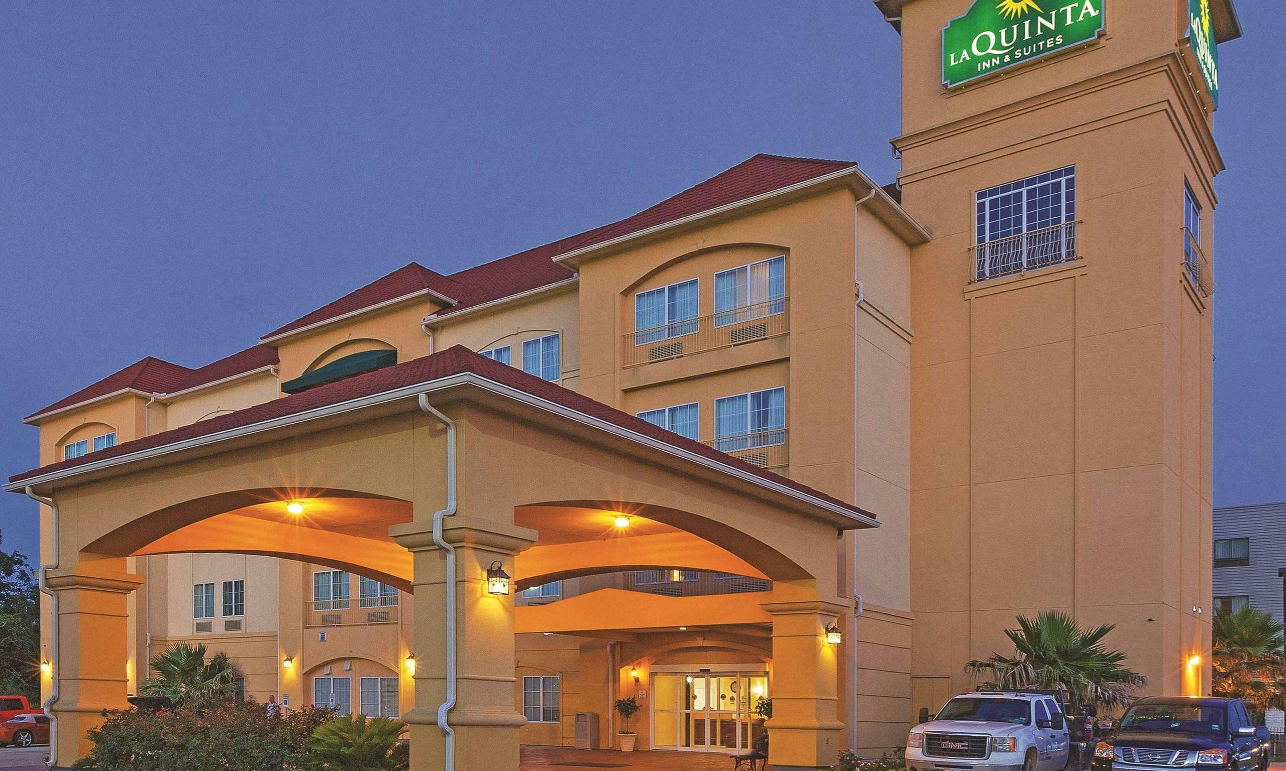 La Quinta Inn & Suites by Wyndham Columbus TX