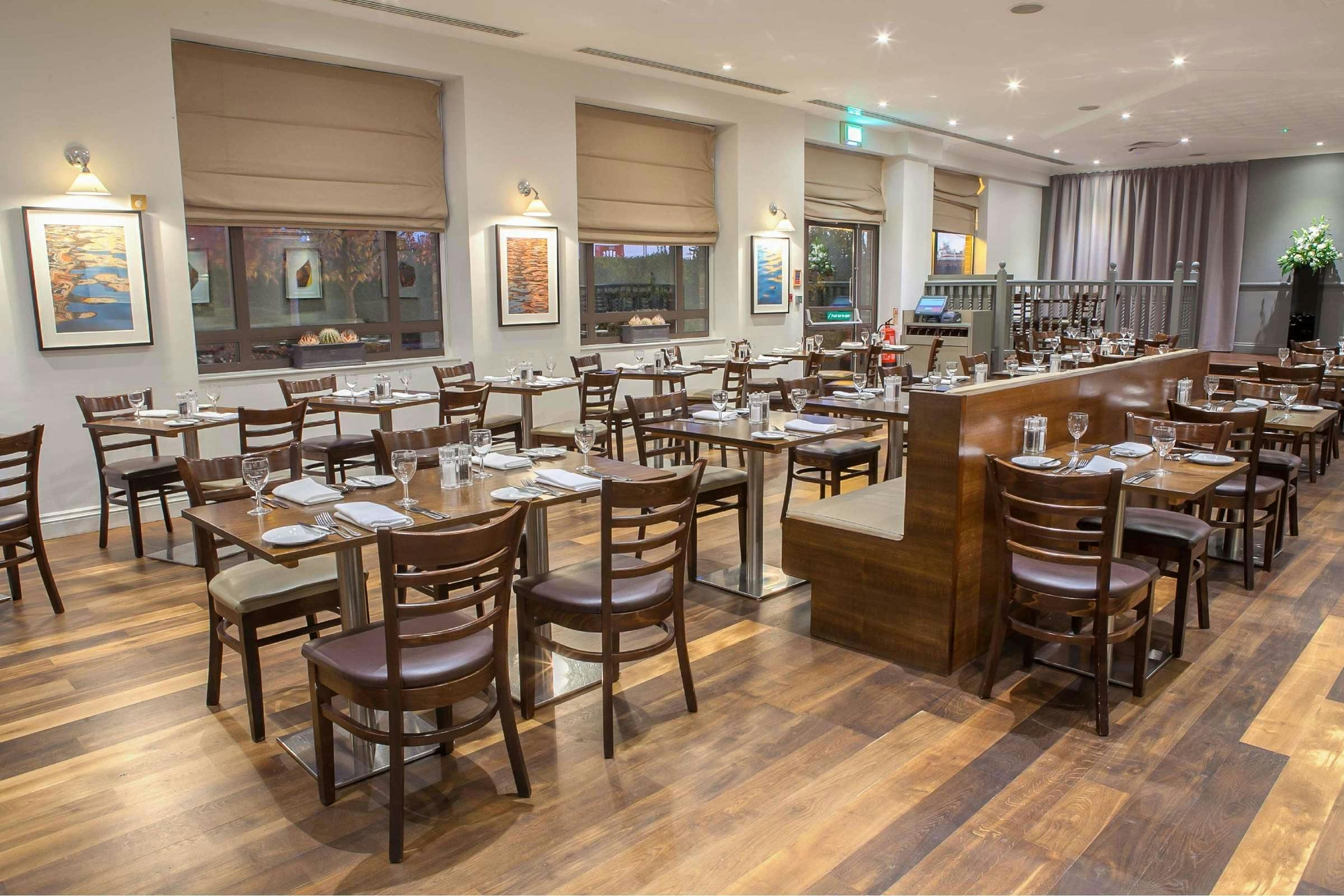 Hotel DoubleTree by Hilton Swindon photo 1