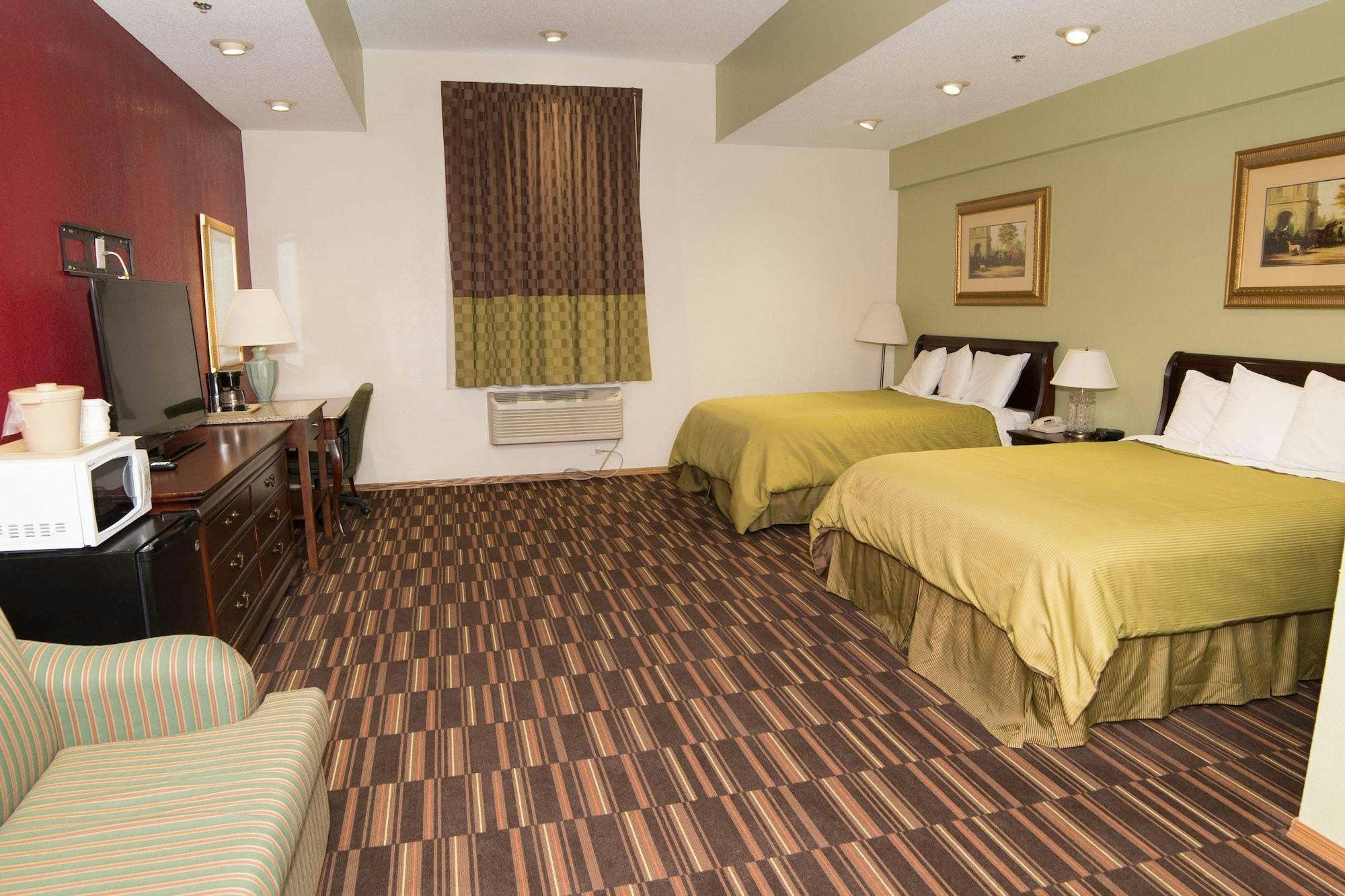 Hotel HomeTown Inn and Suites Belle Plaine photo 3