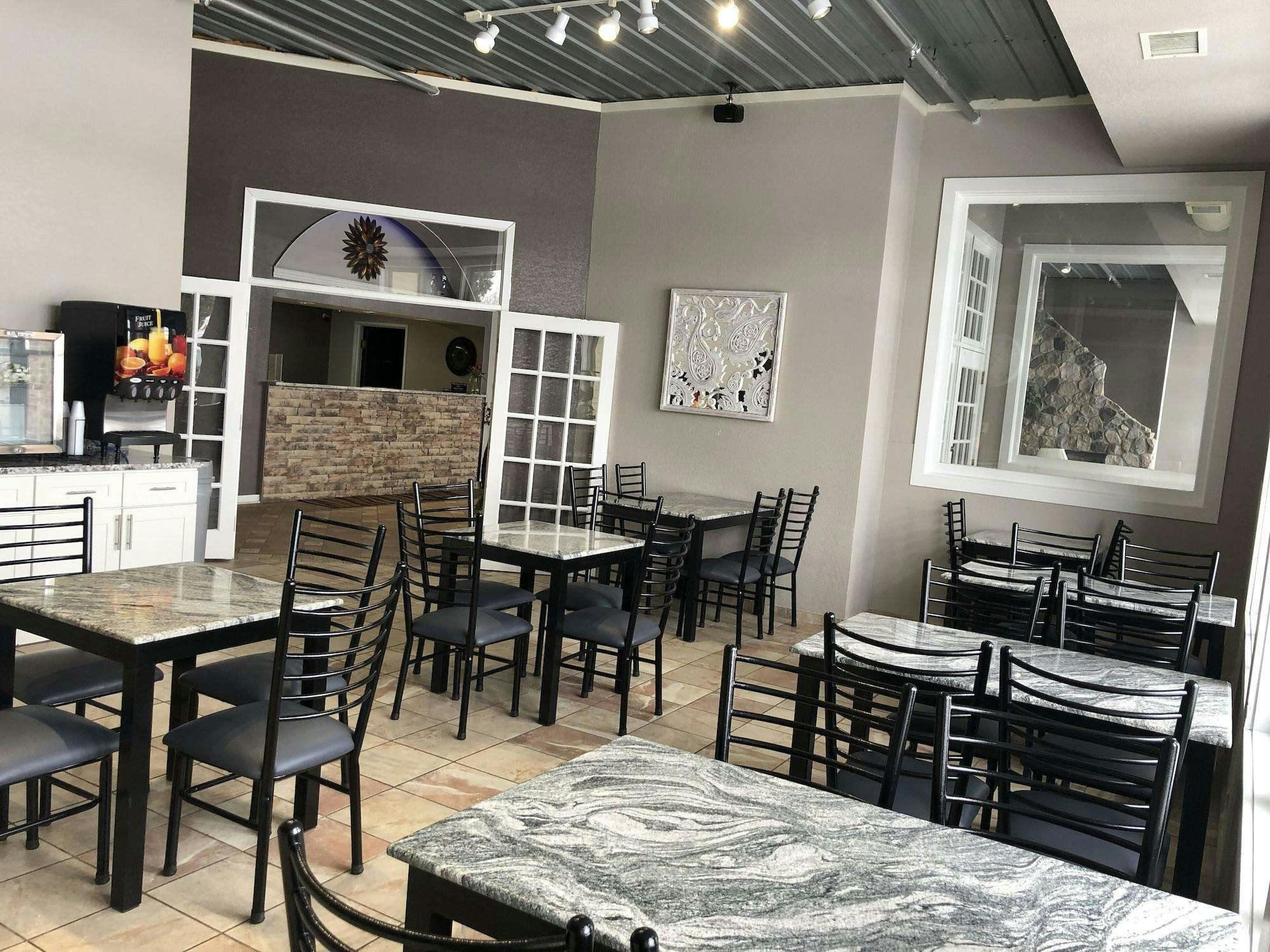 Hotel HomeTown Inn and Suites Belle Plaine photo 5