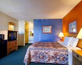 Hotel Knights Inn & Suites Emporia photo 4
