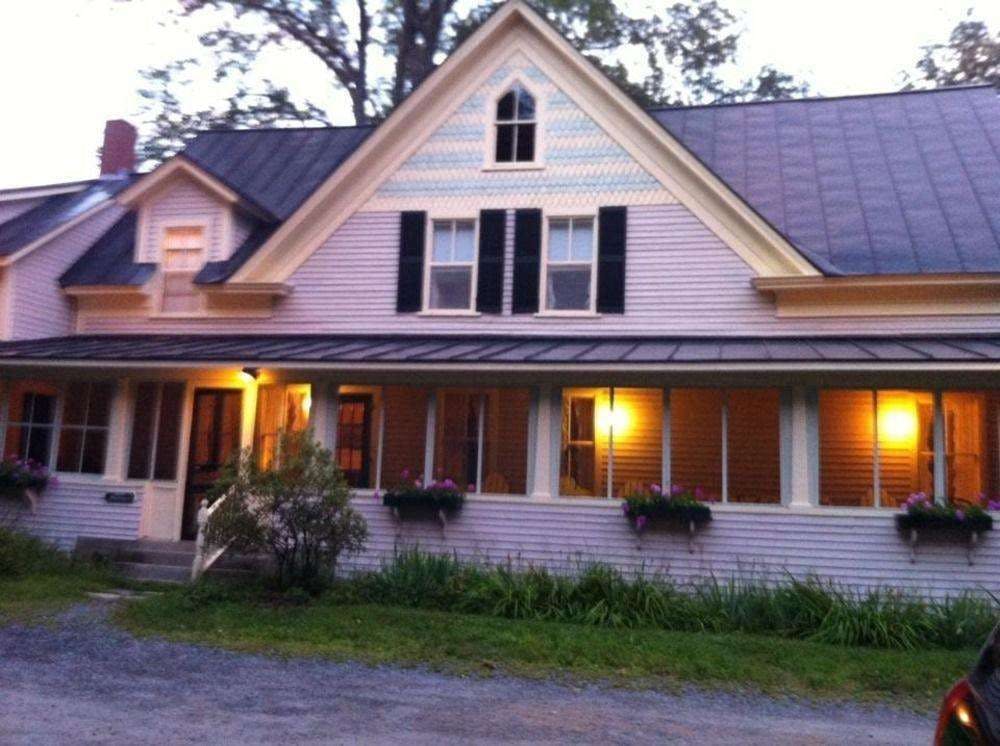 Silver Maple Lodge & Cottages