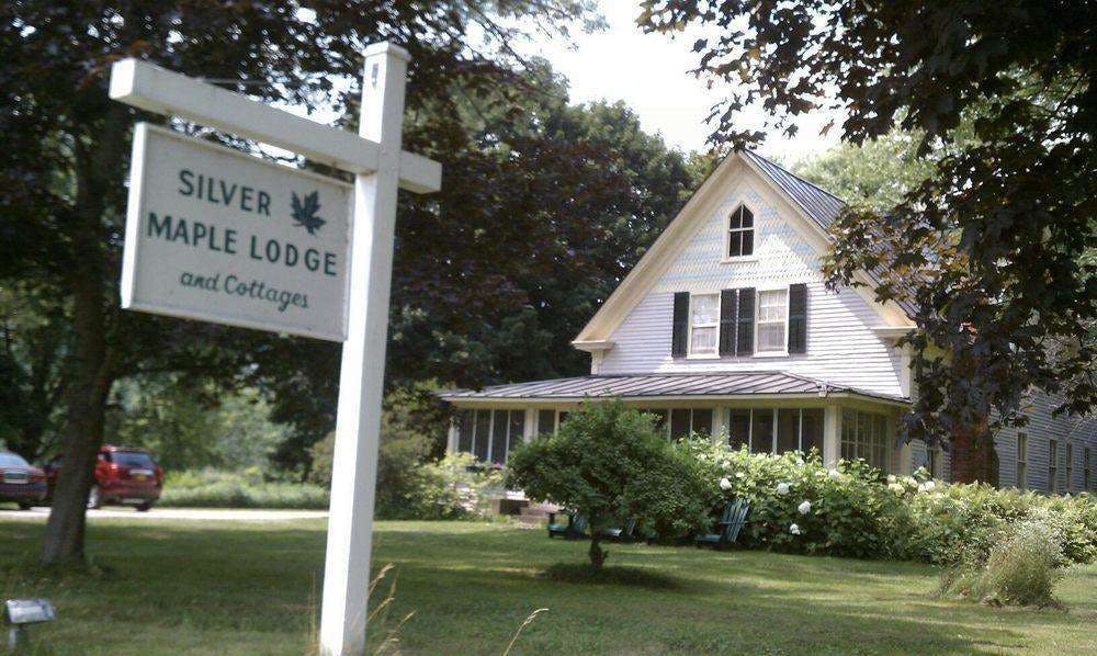 Hotel Silver Maple Lodge & Cottages photo 3