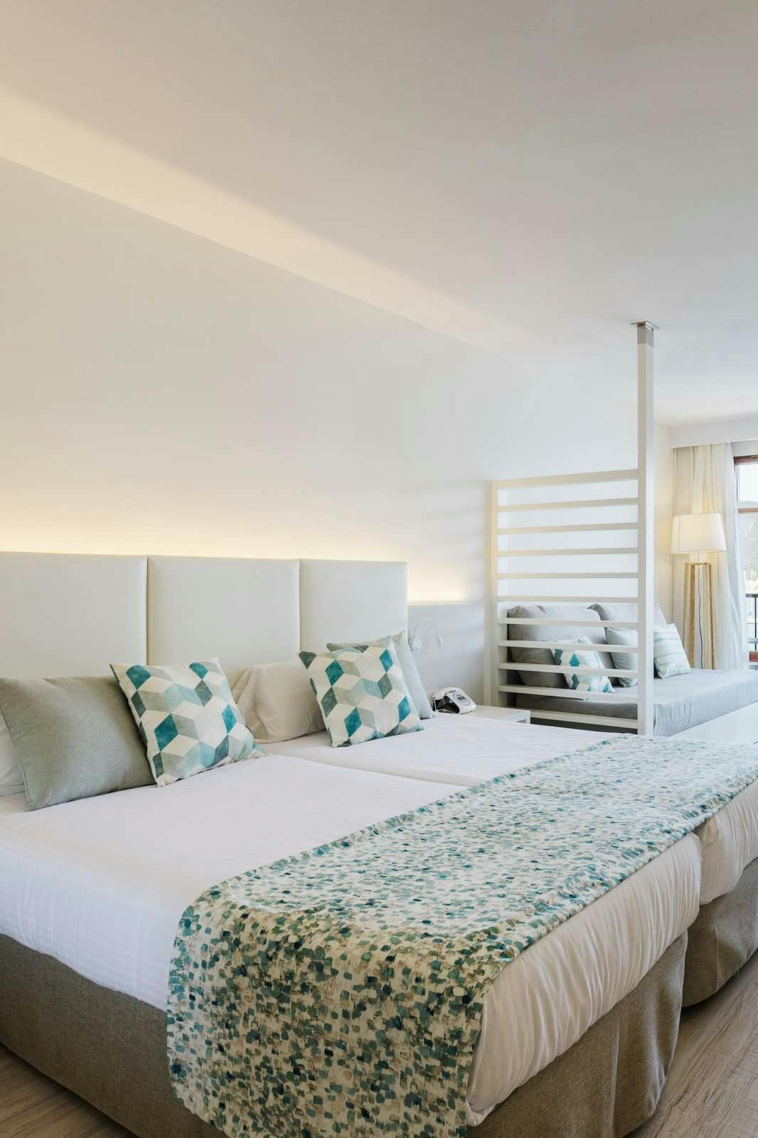 Hotel Alua Hawaii Mallorca & Suites photo 2