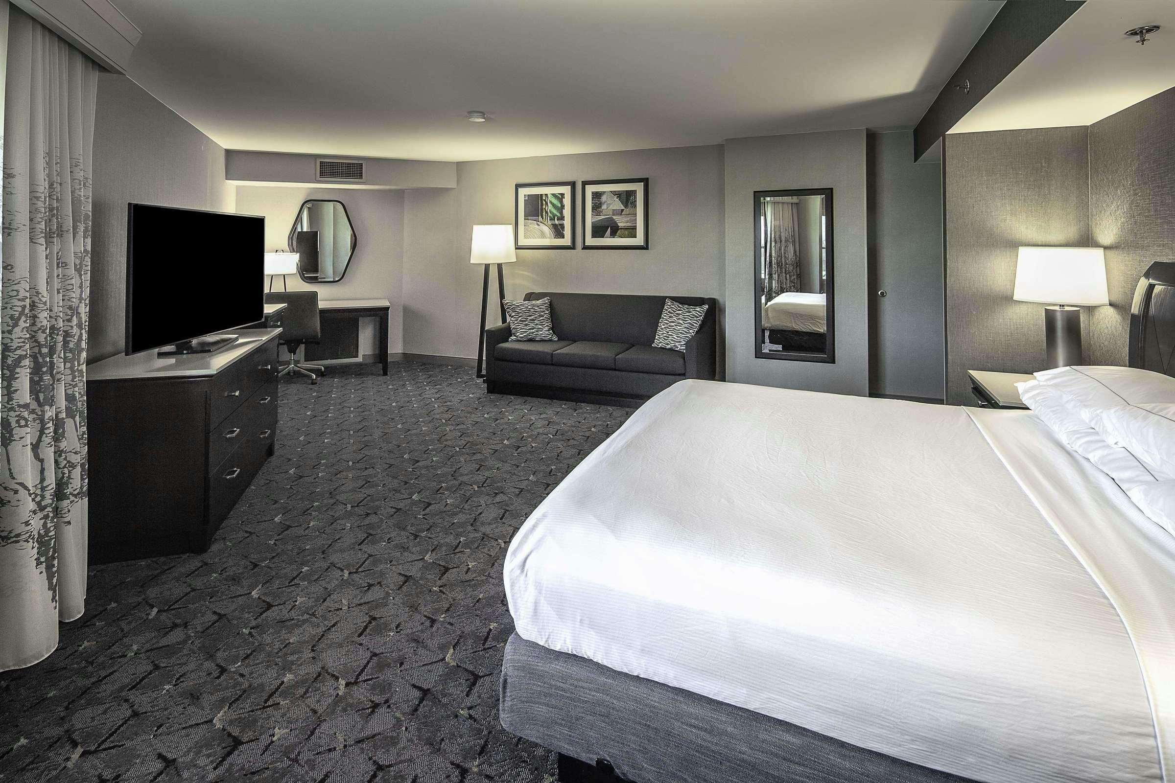 Hotel DoubleTree by Hilton Hotel Modesto photo 1