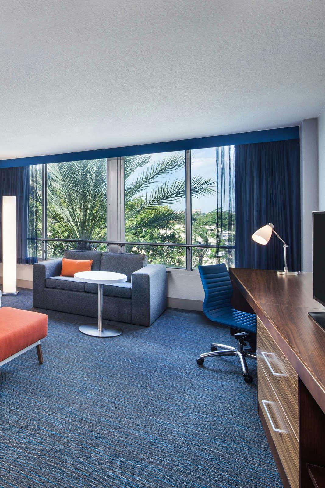 Hotel Aloft Miami Dadeland photo 4