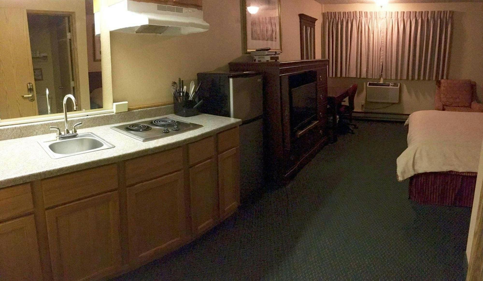 Hotel Midway Inn photo 2