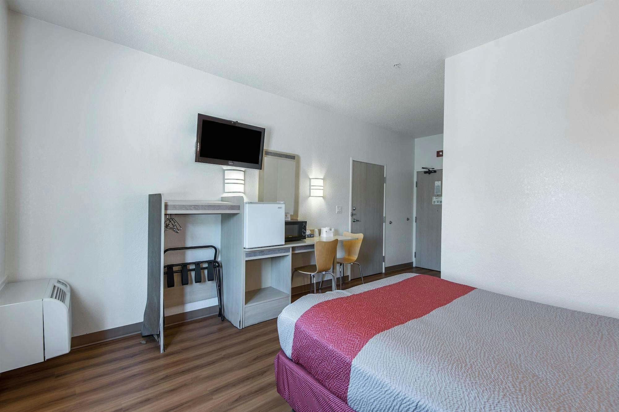 Hotel Motel6 Junction City, KS photo 3