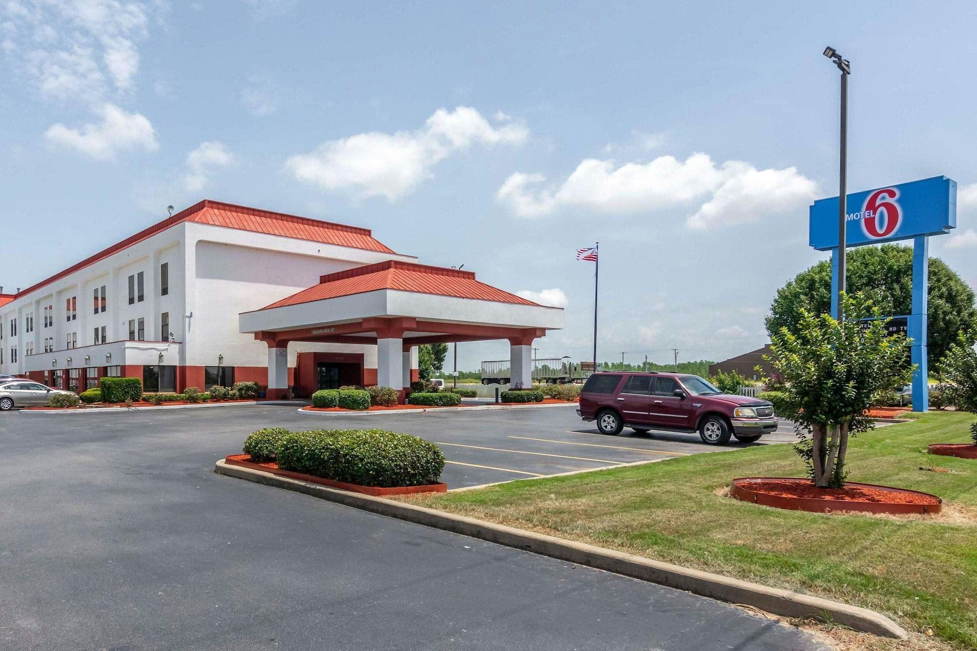 Motel 6 Pine Bluff, AR