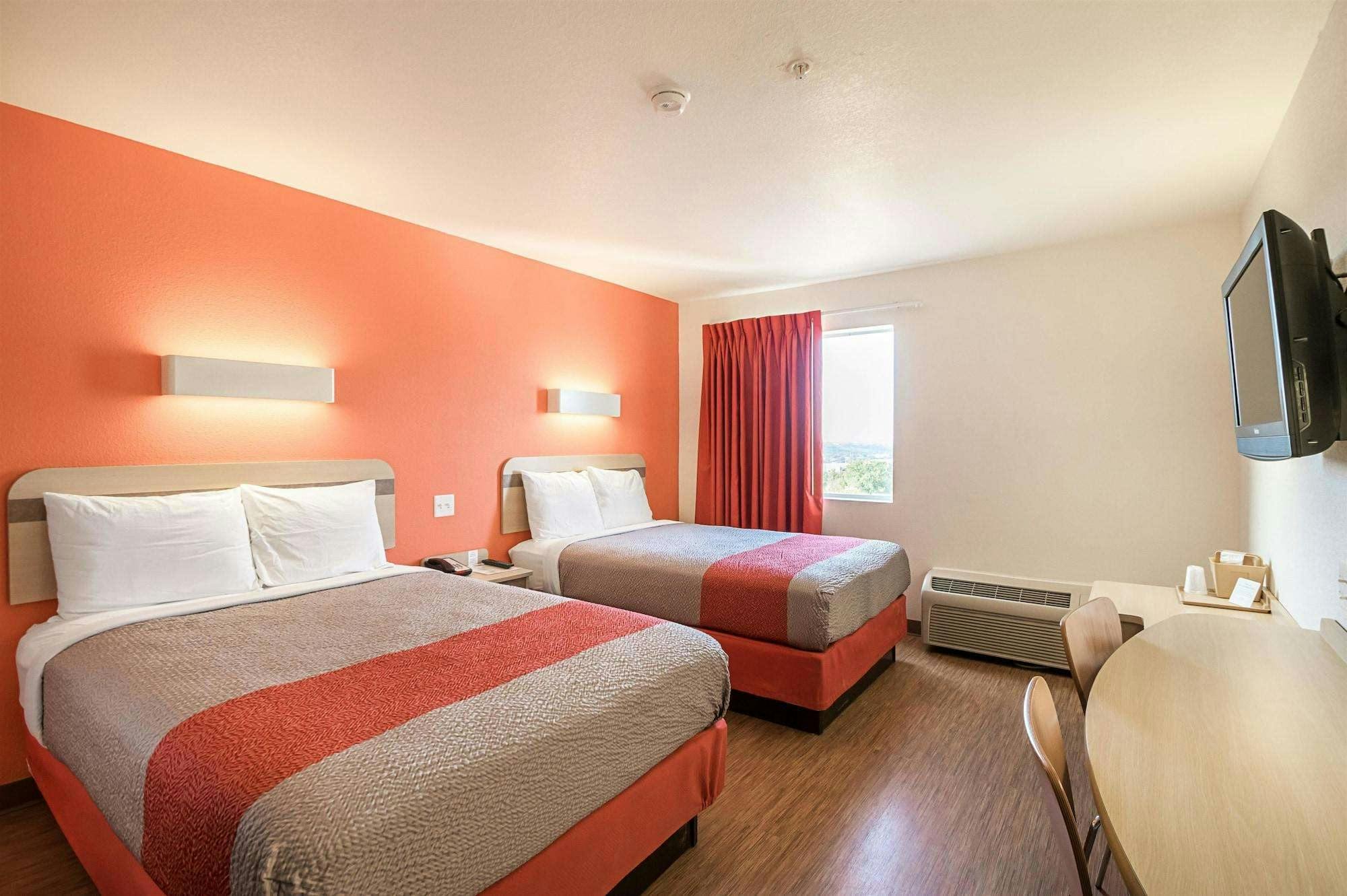 Hotel Motel6 Marble Falls, TX photo 1