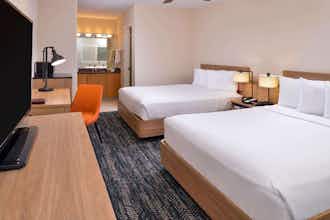 Hotel La Fuente Inn & Suites photo 2