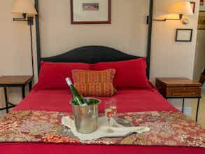 Hotel Red Clover Inn and Restaurant photo 1