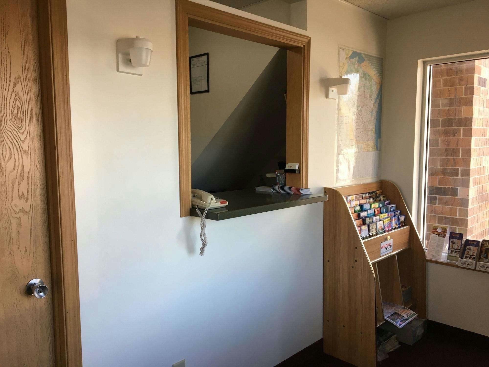 Hotel Thunderbird Motor Inn Baraboo photo 5