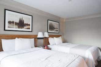Hotel Coachman Inn & Suites photo 3