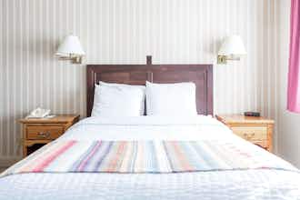Hotel Coachman Inn & Suites photo 4