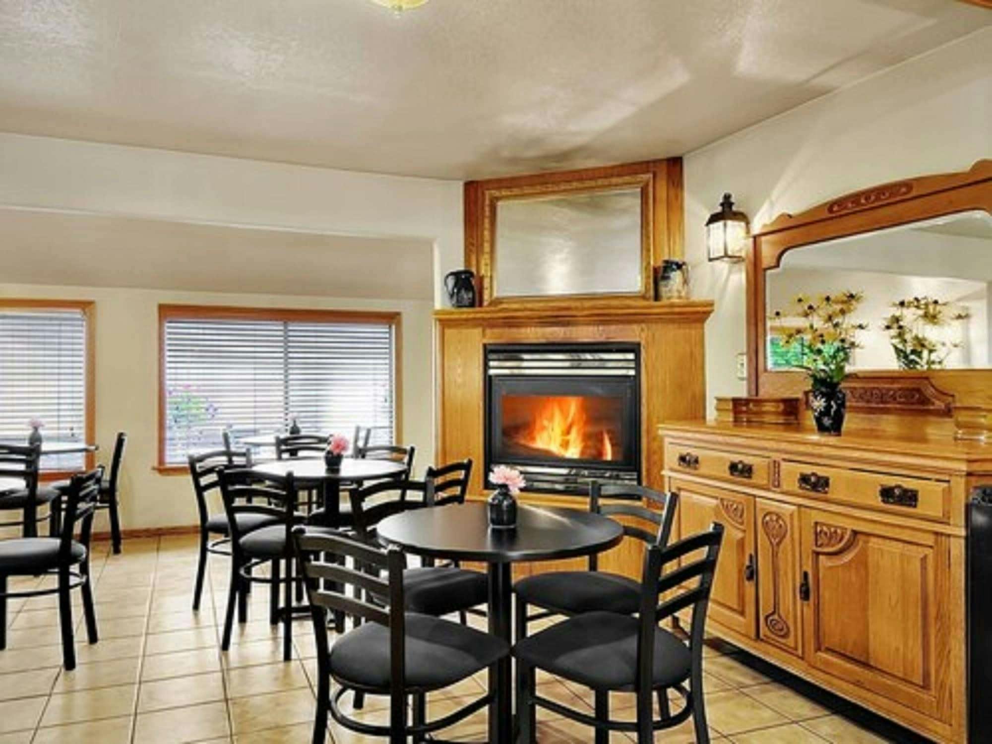 Hotel Coachman Inn &amp; Suites photo 5