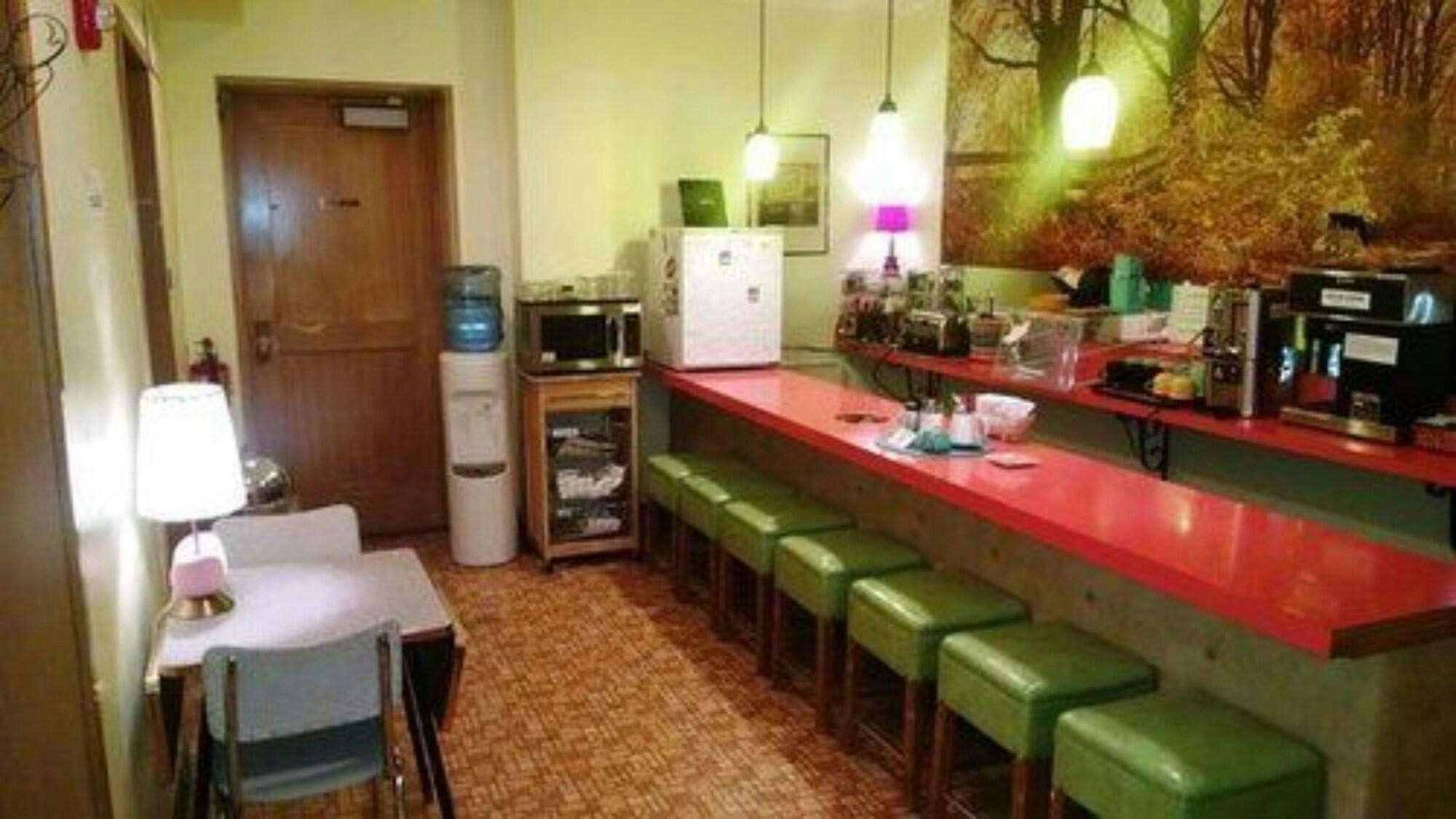 Hotel Holiday Music Motel photo 5