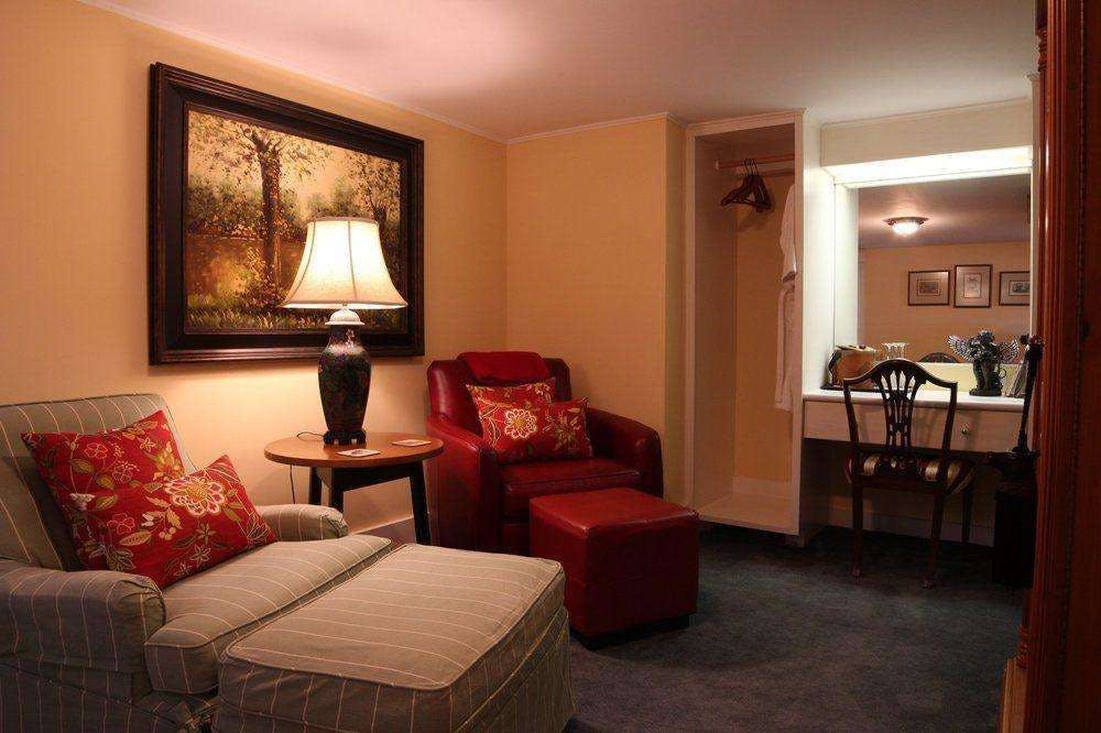 Hotel Inn at Clearwater Pond (Quechee) photo 1