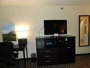 Hotel Spark by Hilton Minot photo 4