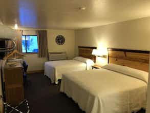 Hotel Yellowstone Village Inn and Suites photo 1