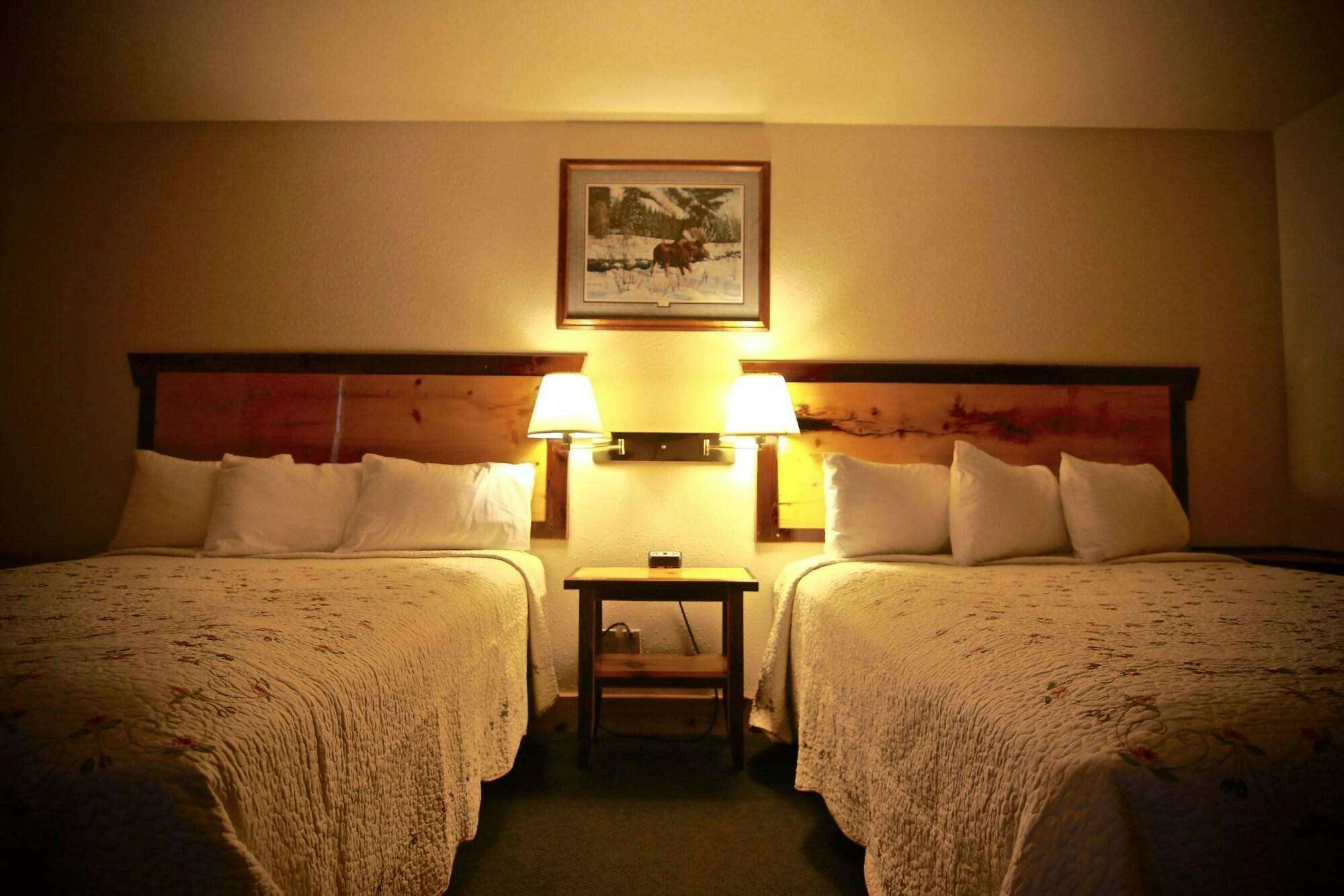 Hotel Yellowstone Village Inn and Suites photo 3