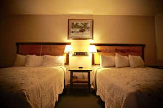 Hotel Yellowstone Village Inn and Suites photo 3