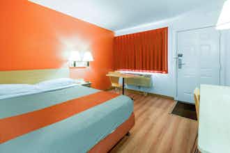 Hotel Motel6 Kelso, WA - Mt. St. Helens photo 1