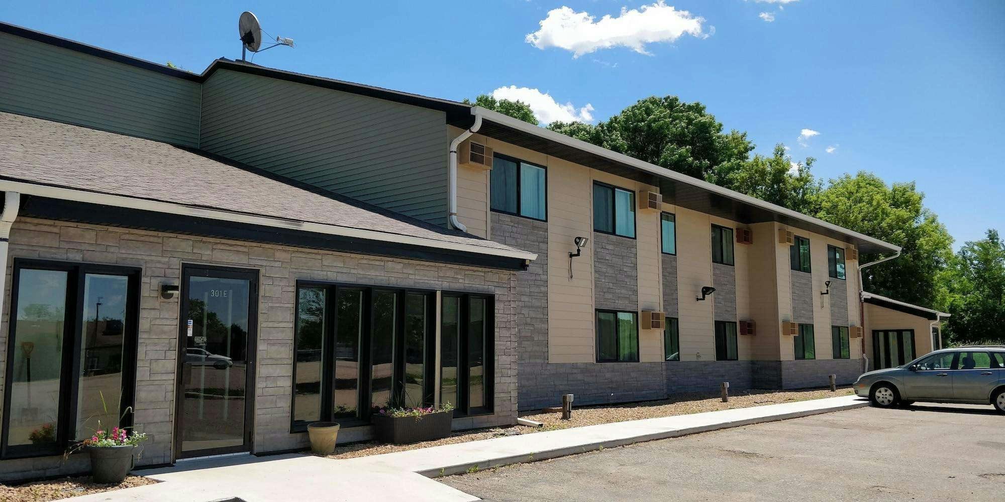 Waconia Inn & Suites