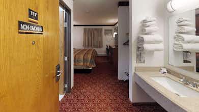 Hotel Waconia Inn & Suites photo 2