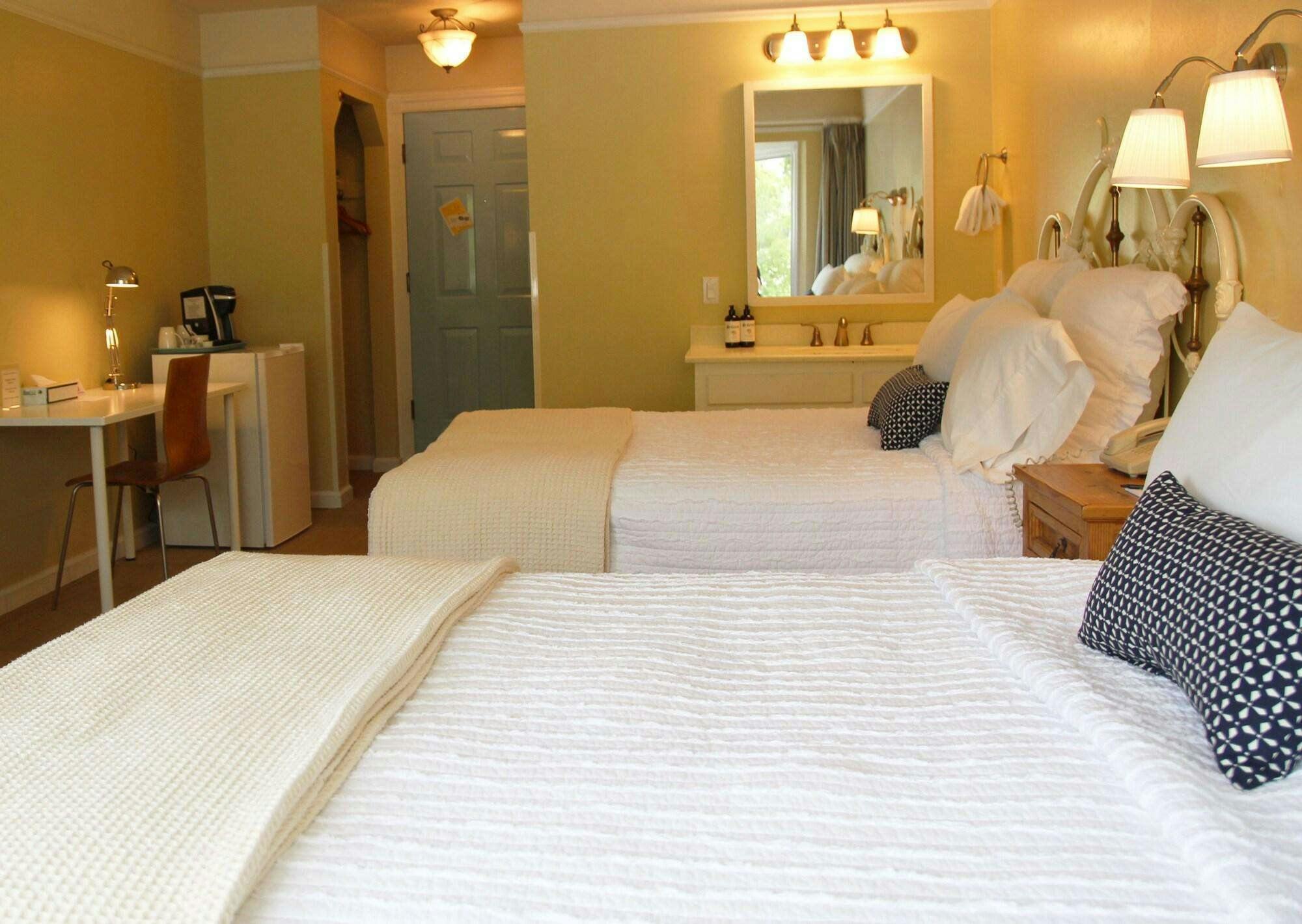 Hotel Outlook Inn photo 2