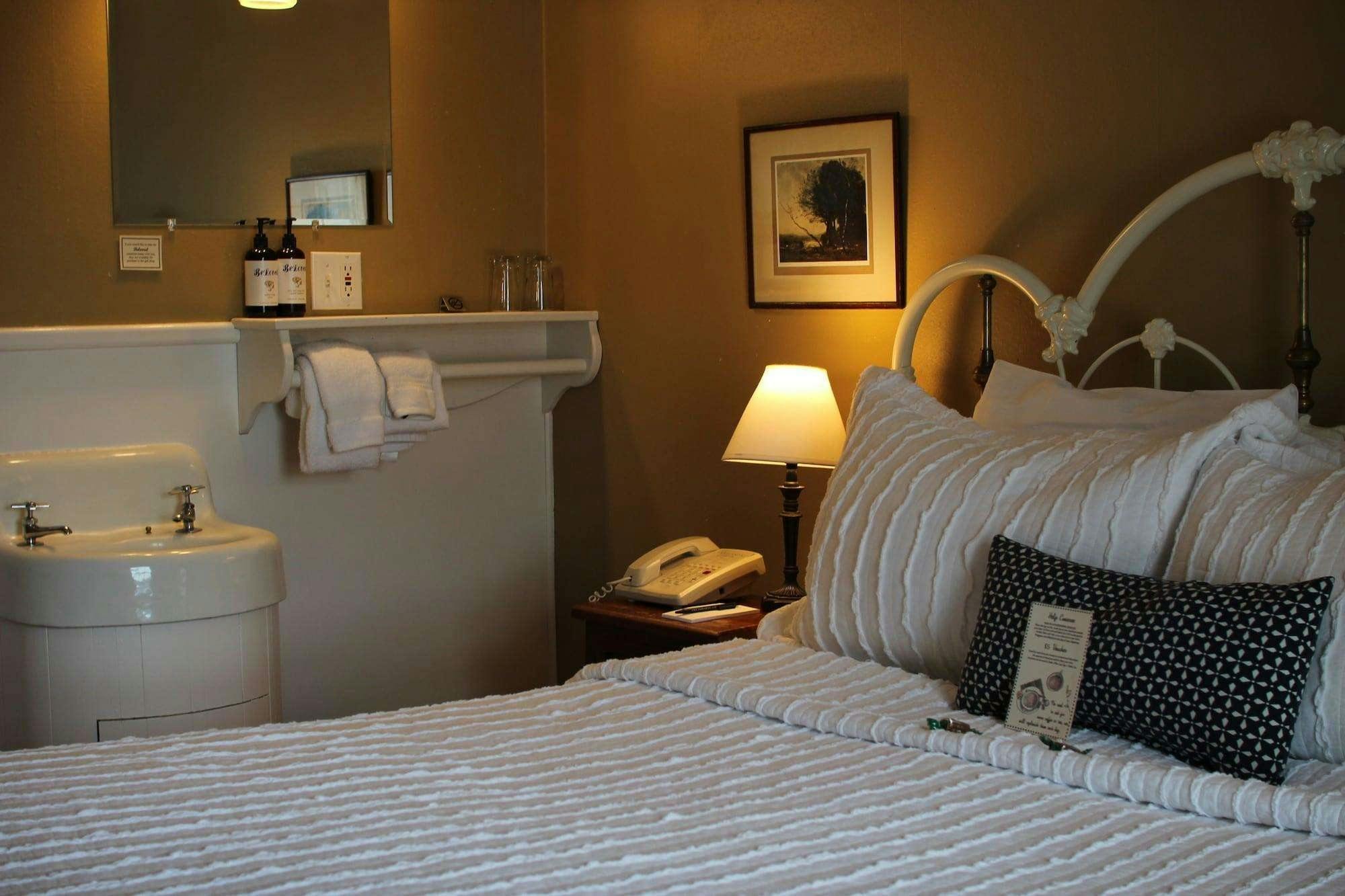 Hotel Outlook Inn photo 4