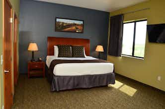 Hotel Cobblestone Inn & Suites - Newton photo 2