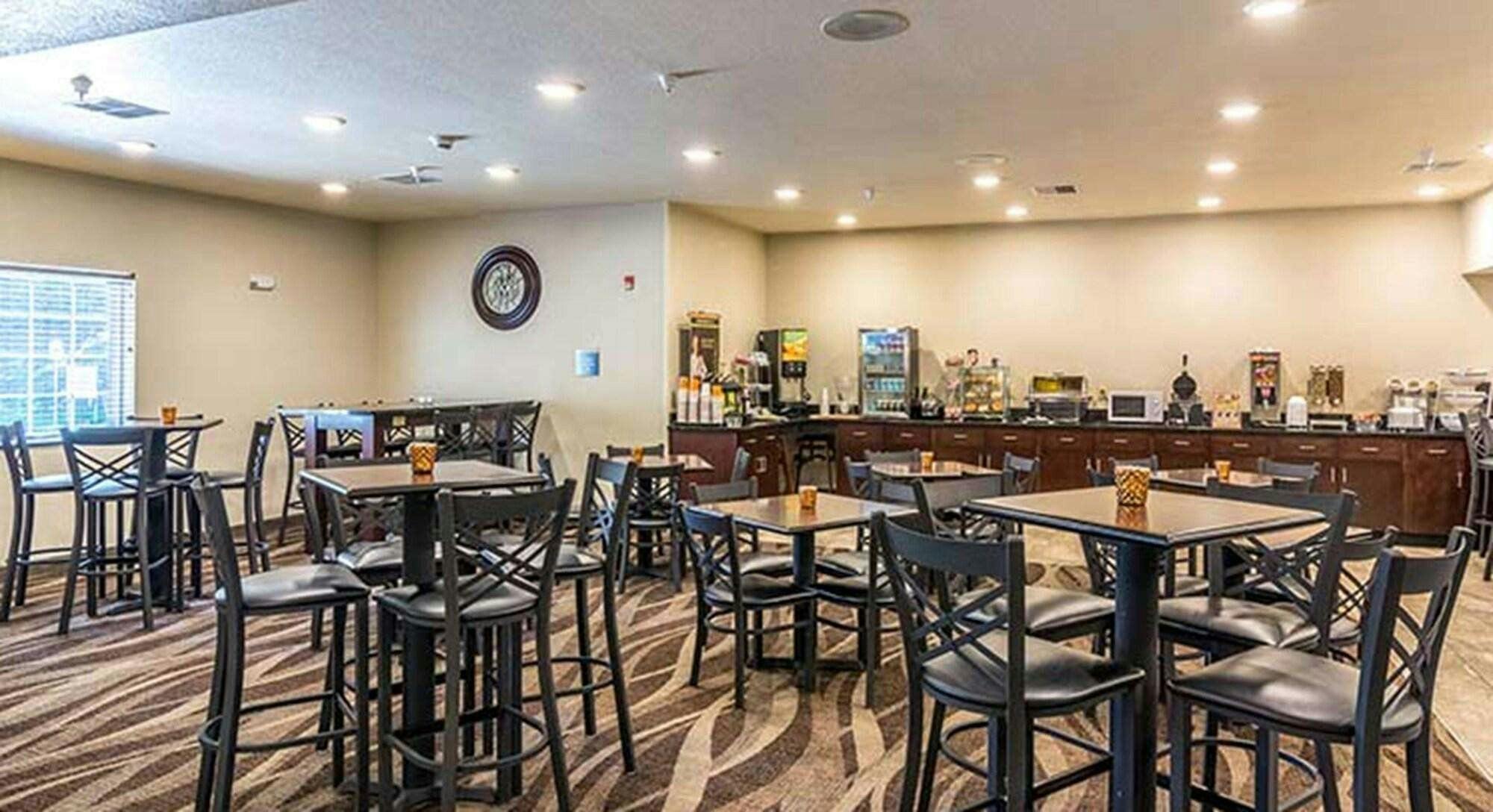 Hotel Cobblestone Hotel and Suites - Erie photo 4